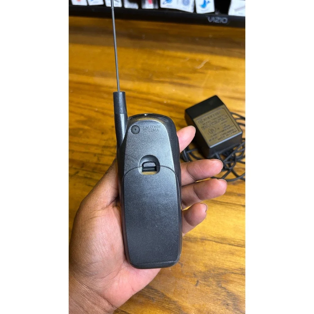 Y2K Kyocera 2325 Cell Phone Silver Black Vintage Candy Bar Mobile with‎ Charger